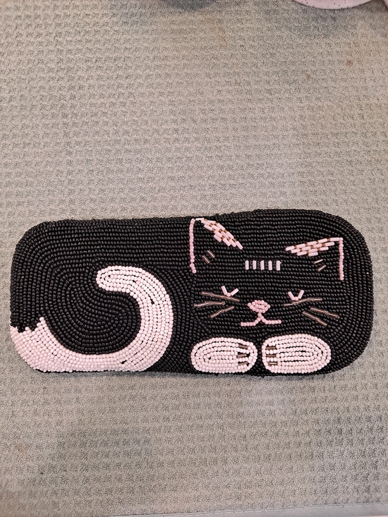 Lillian Vernon Handbags - Lillian Vernon Vintage Black & Pink Seed Beaded Mini Glasses Case Sleeping Cat